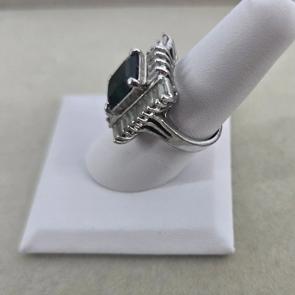 Unbranded Statement Ring Womens Size 8.25 Ballerina Halo Blue Silver Tone EUC